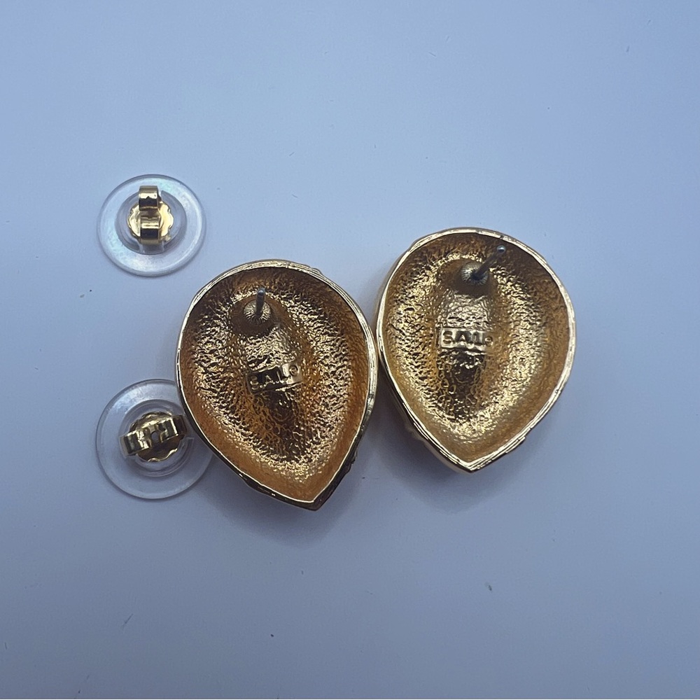 Vintage New Old Stock Savvy by Swarovski Chunky Gold Tone & Crystal Earrings - Picture 7 of 7